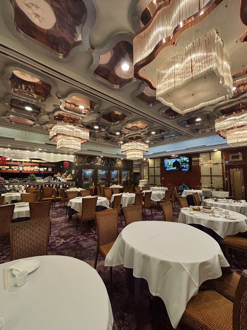 Front view of 凱悦 Grand Harbor.